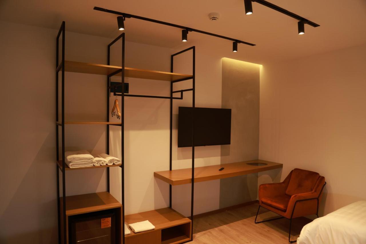 Baz'Hur Boutique Hotel Kukes Екстер'єр фото
