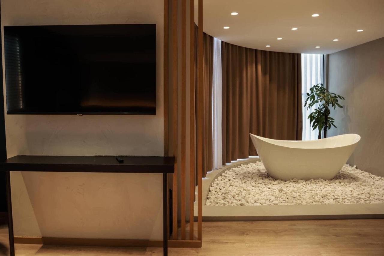 Baz'Hur Boutique Hotel Kukes Екстер'єр фото