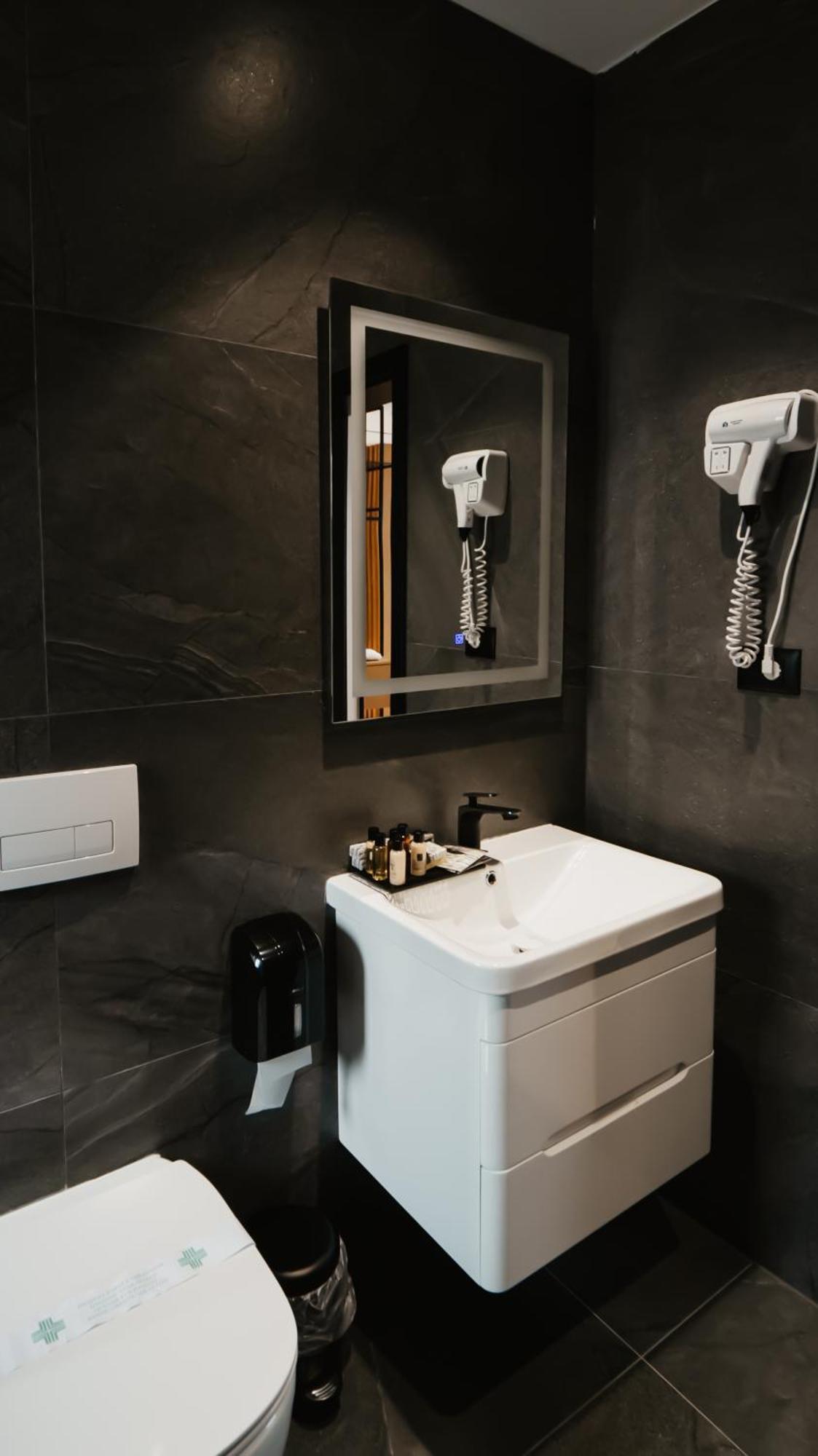Baz'Hur Boutique Hotel Kukes Екстер'єр фото