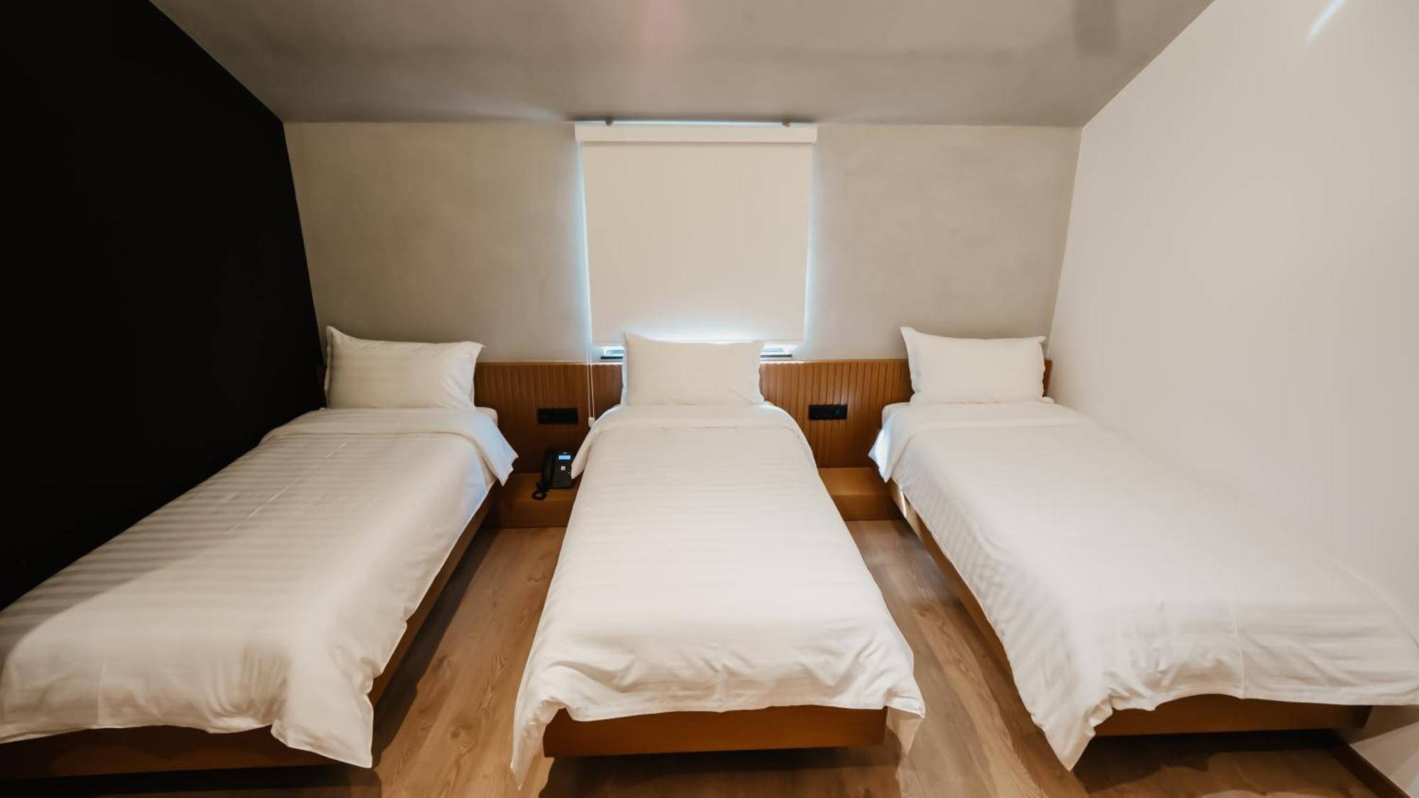 Baz'Hur Boutique Hotel Kukes Екстер'єр фото