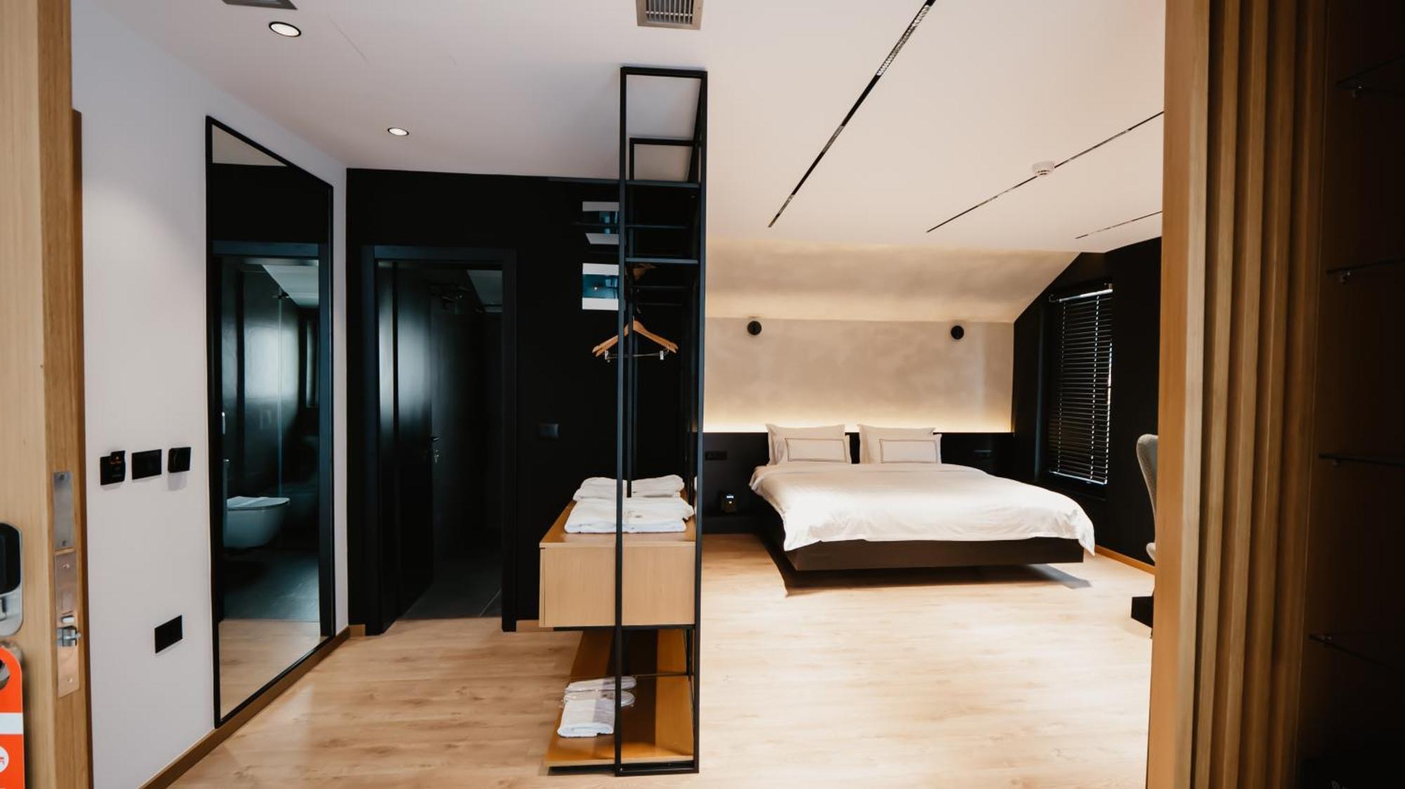 Baz'Hur Boutique Hotel Kukes Екстер'єр фото